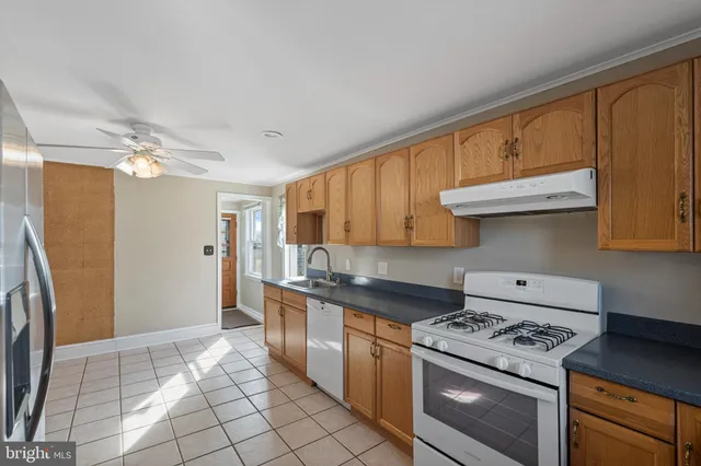 $3,000 | 923 North Main Street, Glassboro, NJ 08028