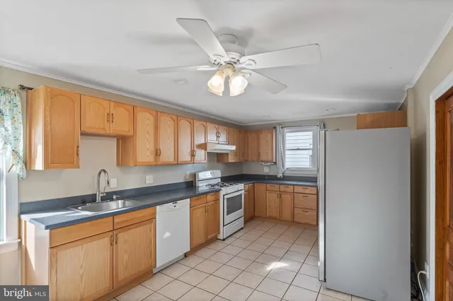 $3,000 | 923 North Main Street, Glassboro, NJ 08028