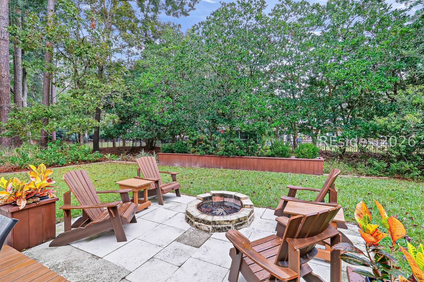 3 Crabtree Lane Bluffton, SC 29910 - Photo 39 of 56 Fire pit for our cool fall evenings