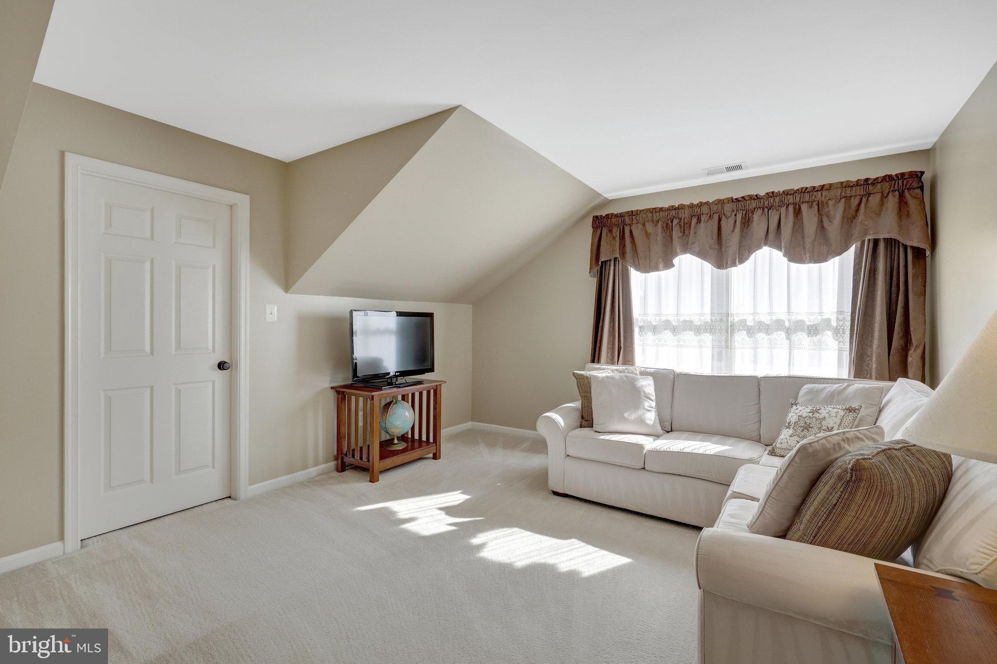 12513 Ridgegate Drive Herndon, VA 20170 - Photo 35 of 72 Primary Bedroom/Sitting Area