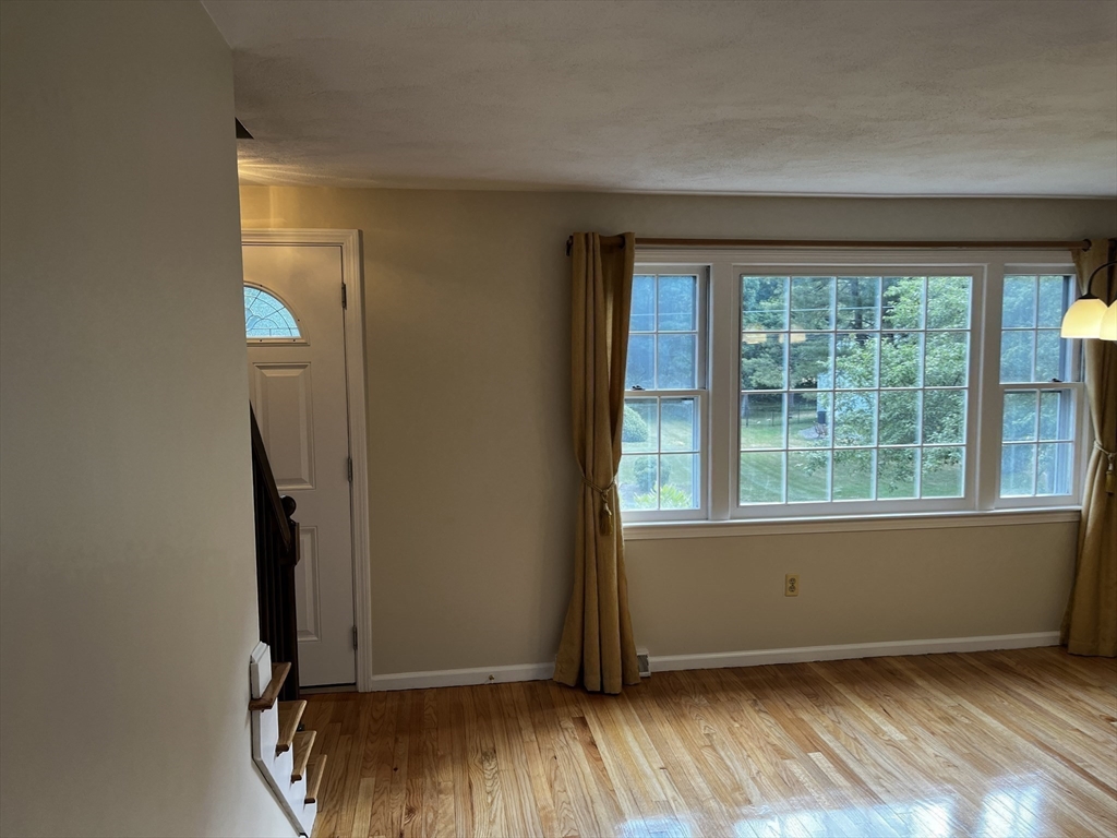 24 Pontiac Road Walpole, MA 02081 - Photo 14 of 25