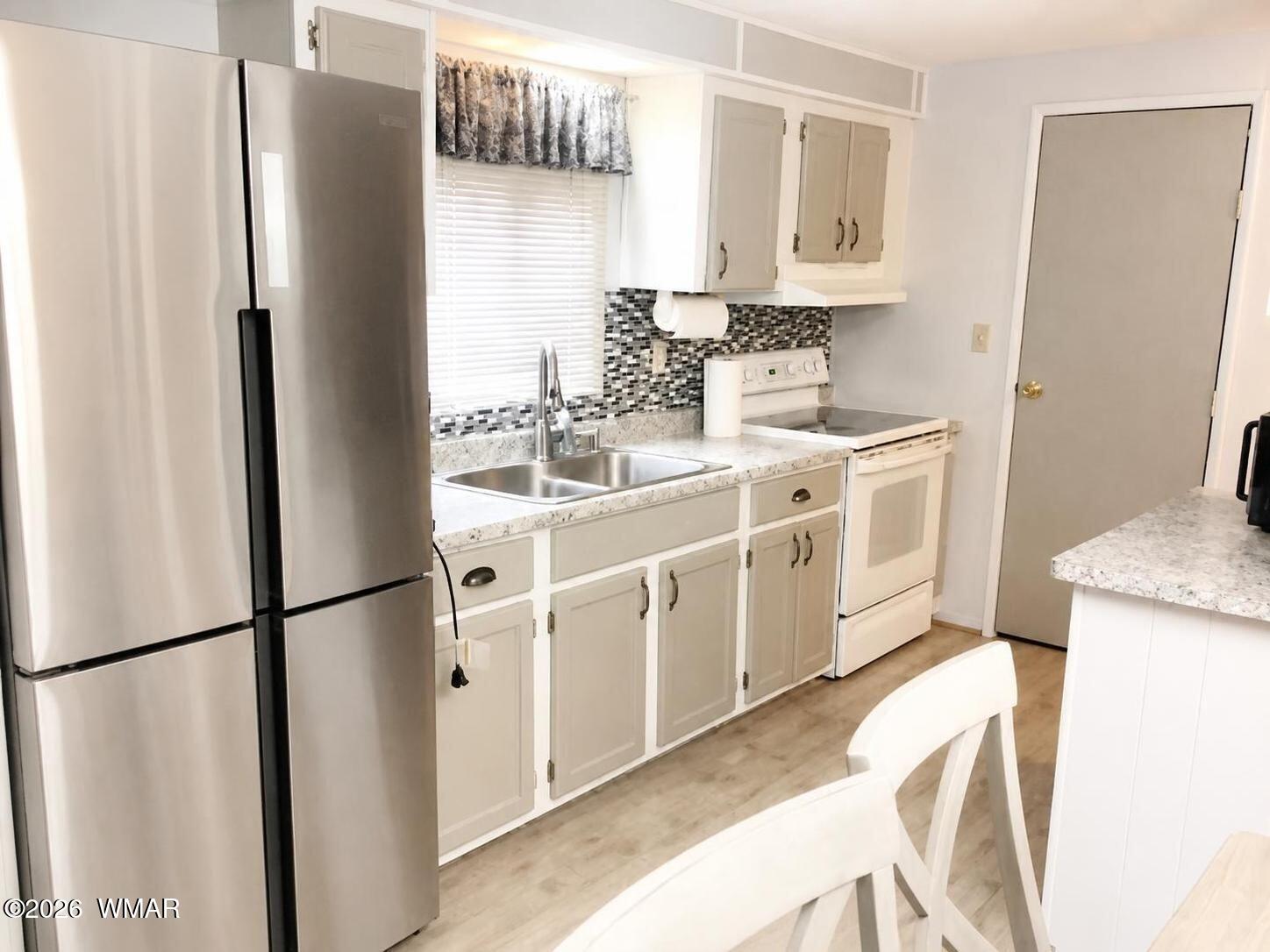 2115 Fishermans Road Overgaard, AZ 85933 - Photo 5 of 23 Gallery Image 5