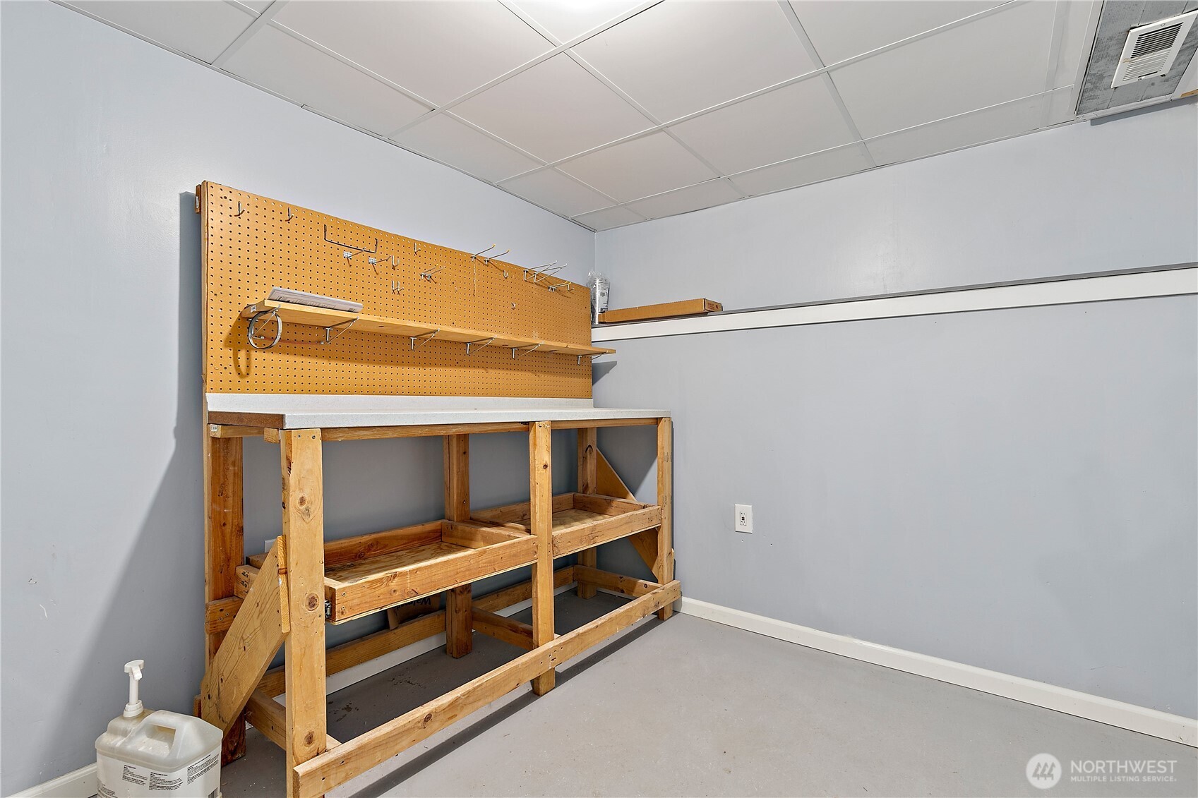 9880 Fredrickson Road Northwest Bremerton, WA 98311 - Photo 20 of 28 a view of an empty room