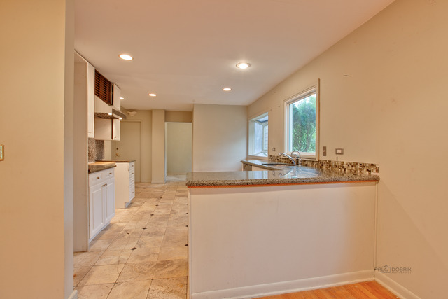 211 Riverside Drive Northfield, IL 60093 - Photo 7 of 25