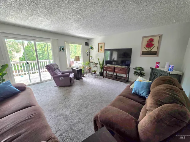 $399,999 | 2390 Rolling Hills Drive, Clarkston, WA 99403