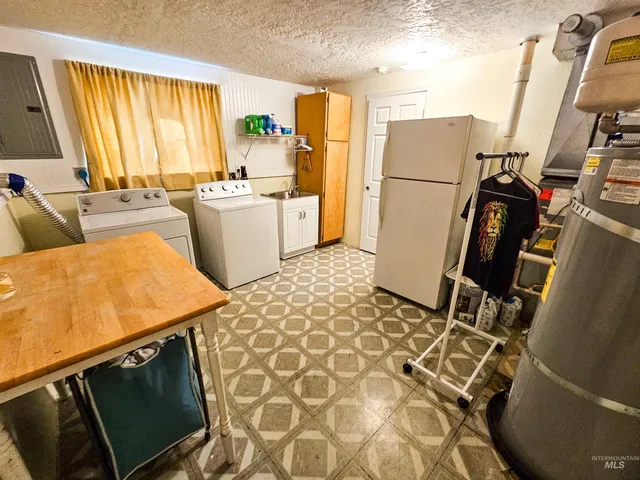 $399,999 | 2390 Rolling Hills Drive, Clarkston, WA 99403