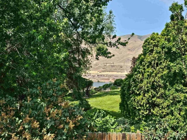 $399,999 | 2390 Rolling Hills Drive, Clarkston, WA 99403