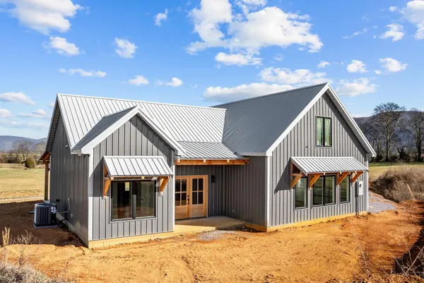 $425,000 | 20136 Old State Highway 28, Pikeville, TN 37367