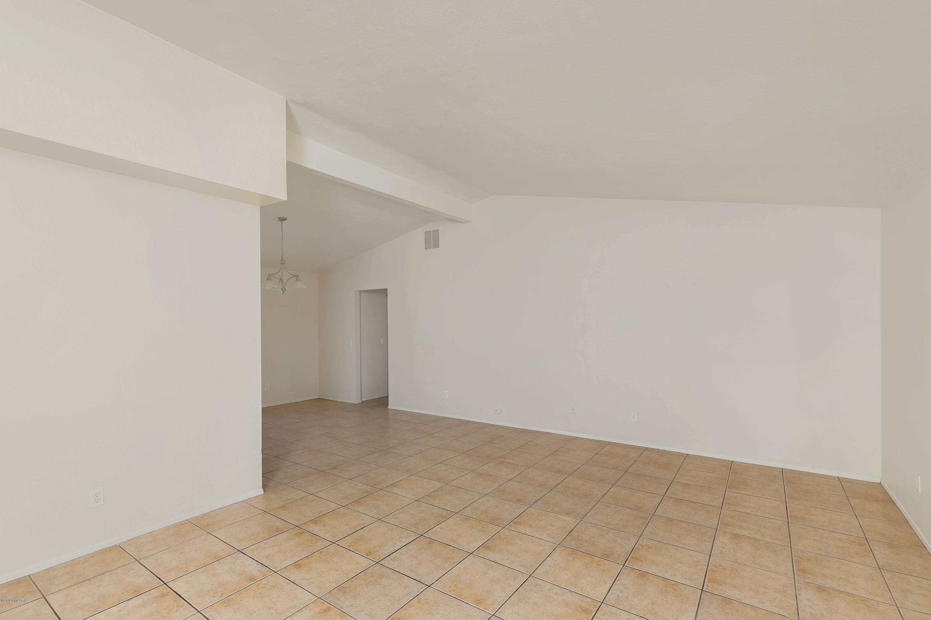 5121 North Kolb Road Tucson, AZ 85750 - Photo 7 of 27