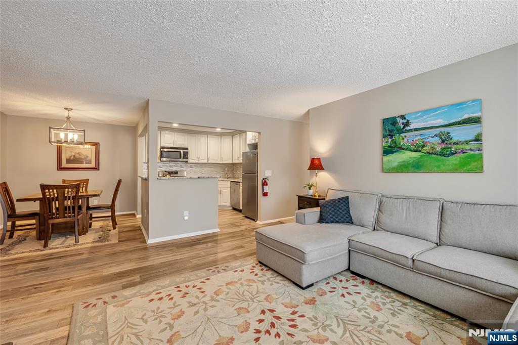430 Poets Way, Unit 430 Mahwah, NJ 07430 - Photo 6 of 26