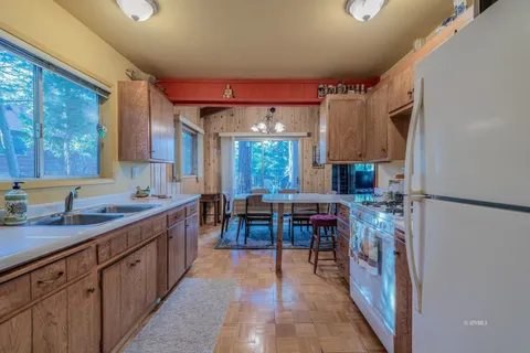 $385,000 | 25336 Marion Ridge Drive, Idyllwild, CA 92549