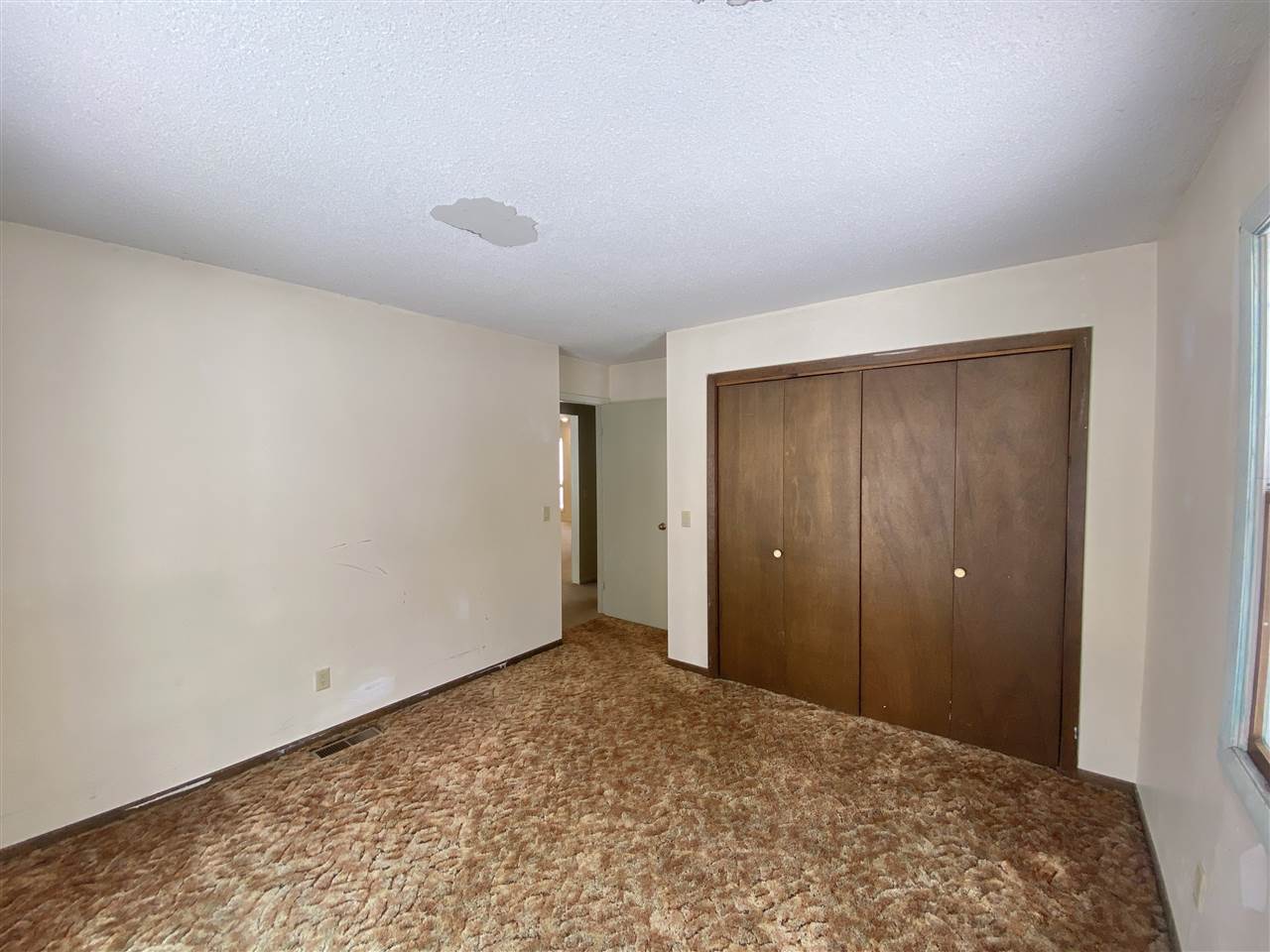 2090 North Jacobson Road Suttons Bay, MI 49682 - Photo 11 of 35 1882890-10.JPG