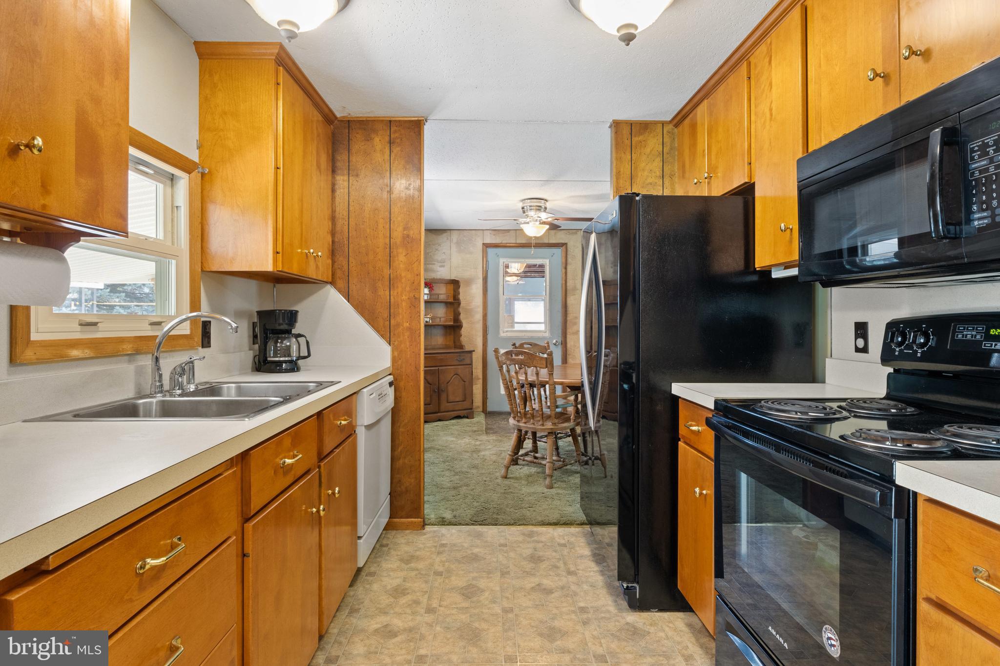 985 Valley View Road Hellam, PA 17406 - Photo 8 of 54 Gallery Image 8