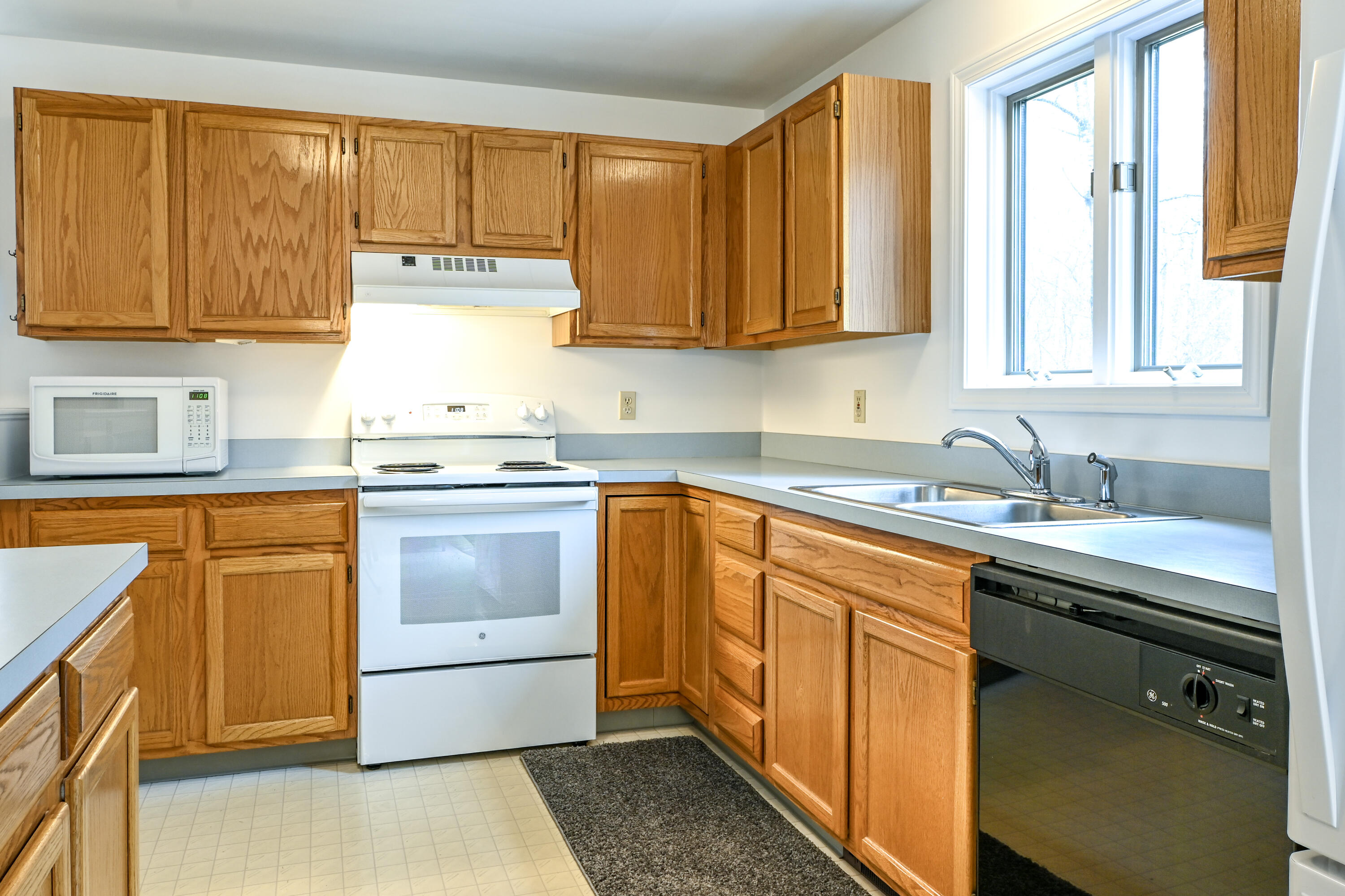 23 Crossing Brook Road Cumberland, ME 04021 - Photo 20 of 84 23CrossingBrookRd-21