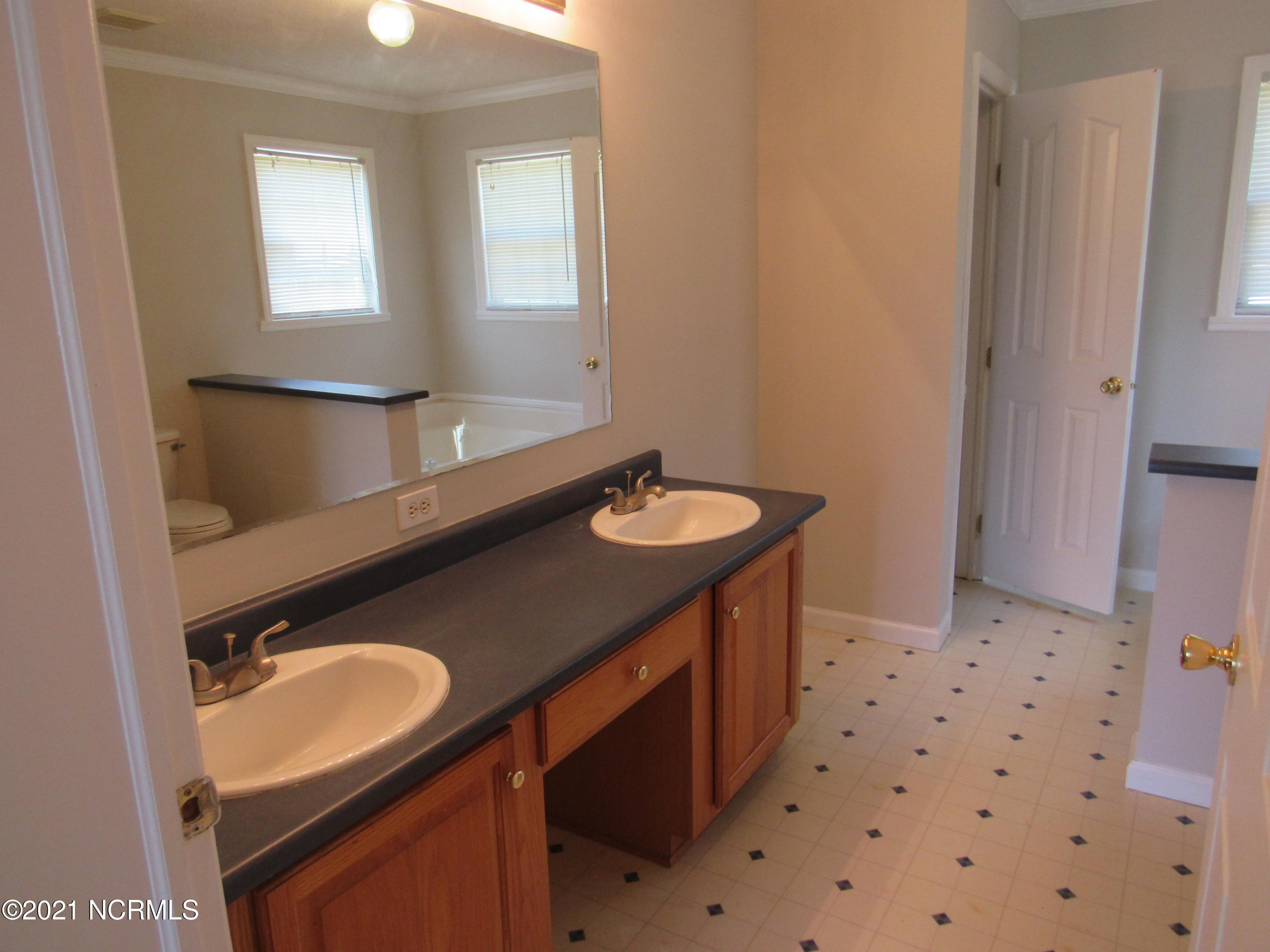 777 Howell Road Tarboro, NC 27886 - Photo 13 of 24 IMG_0908