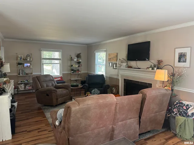 $289,500 | 37 Westwood Lane, Murphysboro, IL 62966