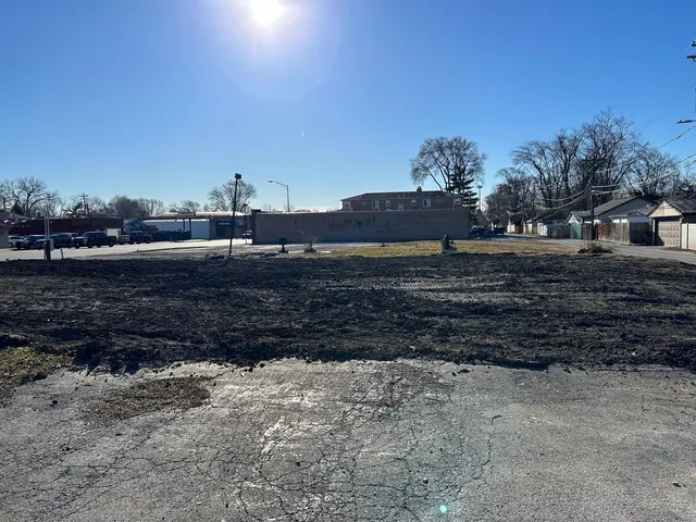 $249,000 | 9100 South Kedzie Avenue, Evergreen Park, IL 60805