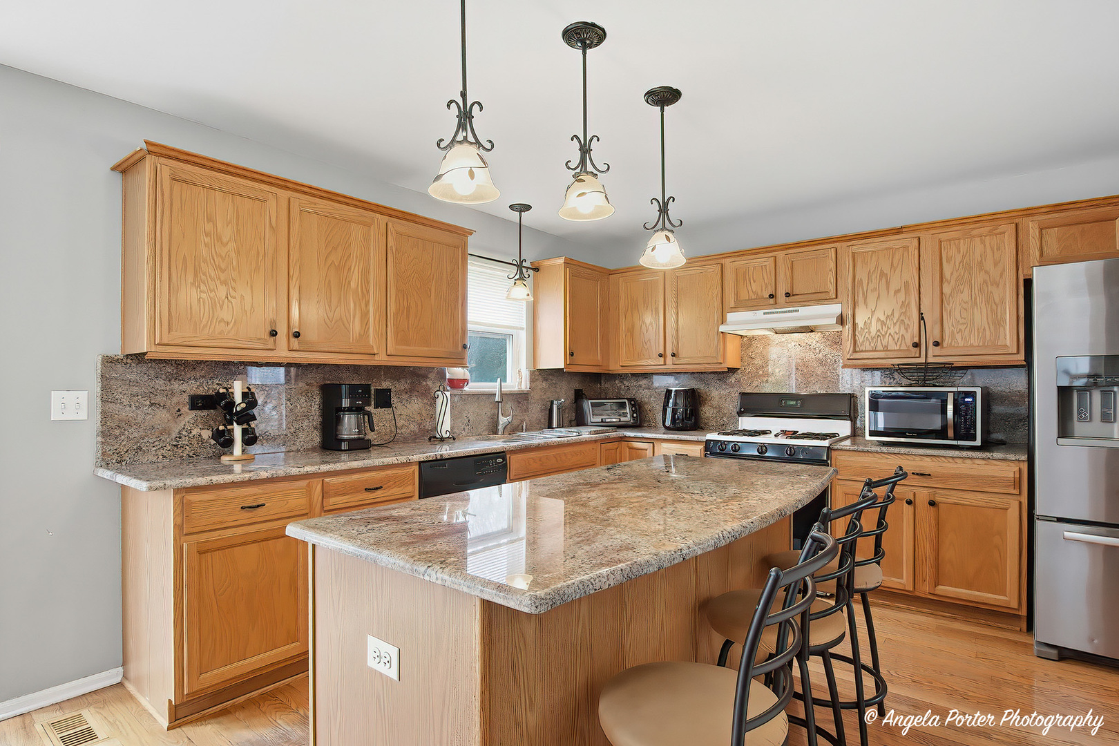283 Spring Lake Drive Round Lake, IL 60073 - Photo 2 of 32