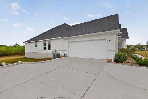 $636,000 | 173 Double Eagle Rnch Drive, Cedar Creek, TX 78612