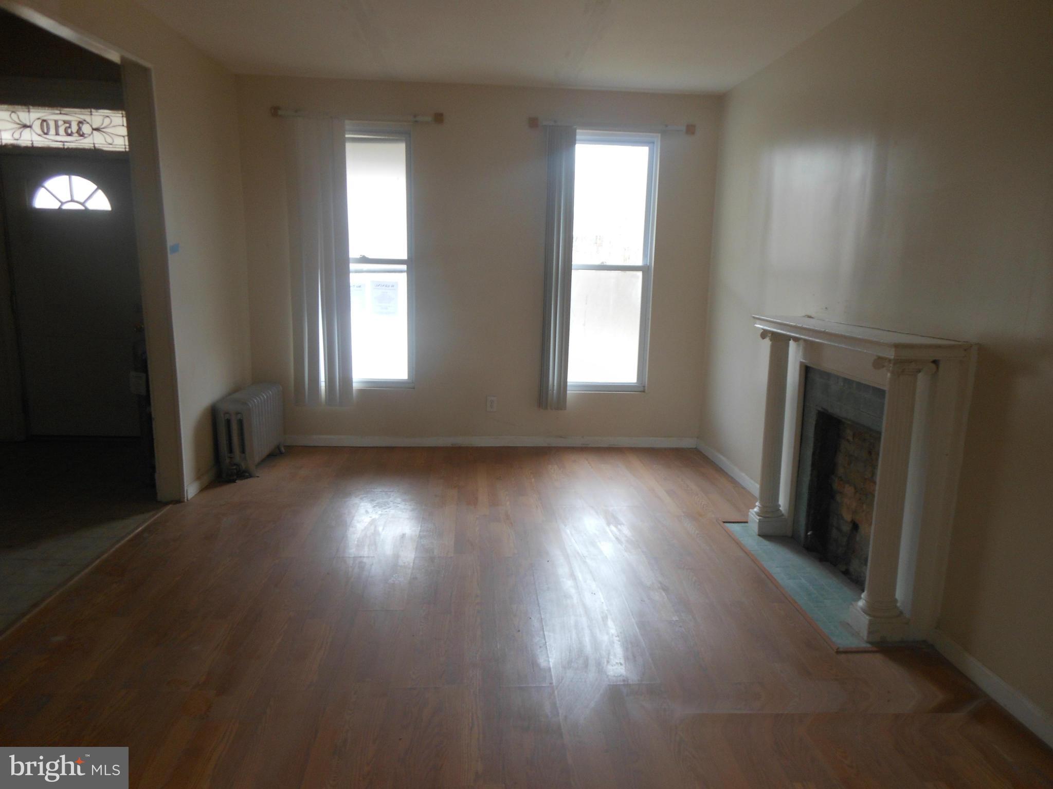 3510 Reisterstown Road Baltimore, MD 21215 - Photo 3 of 10 Living Room