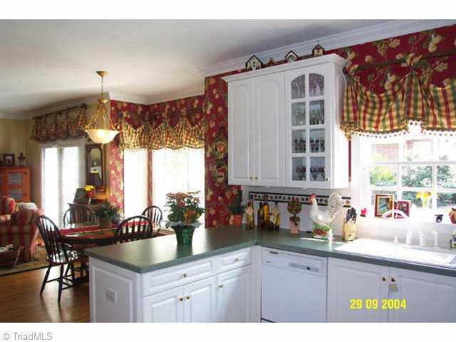 104 Castleton Place Jamestown, NC 27282 - Photo 5 of 9 Other. Kitchen