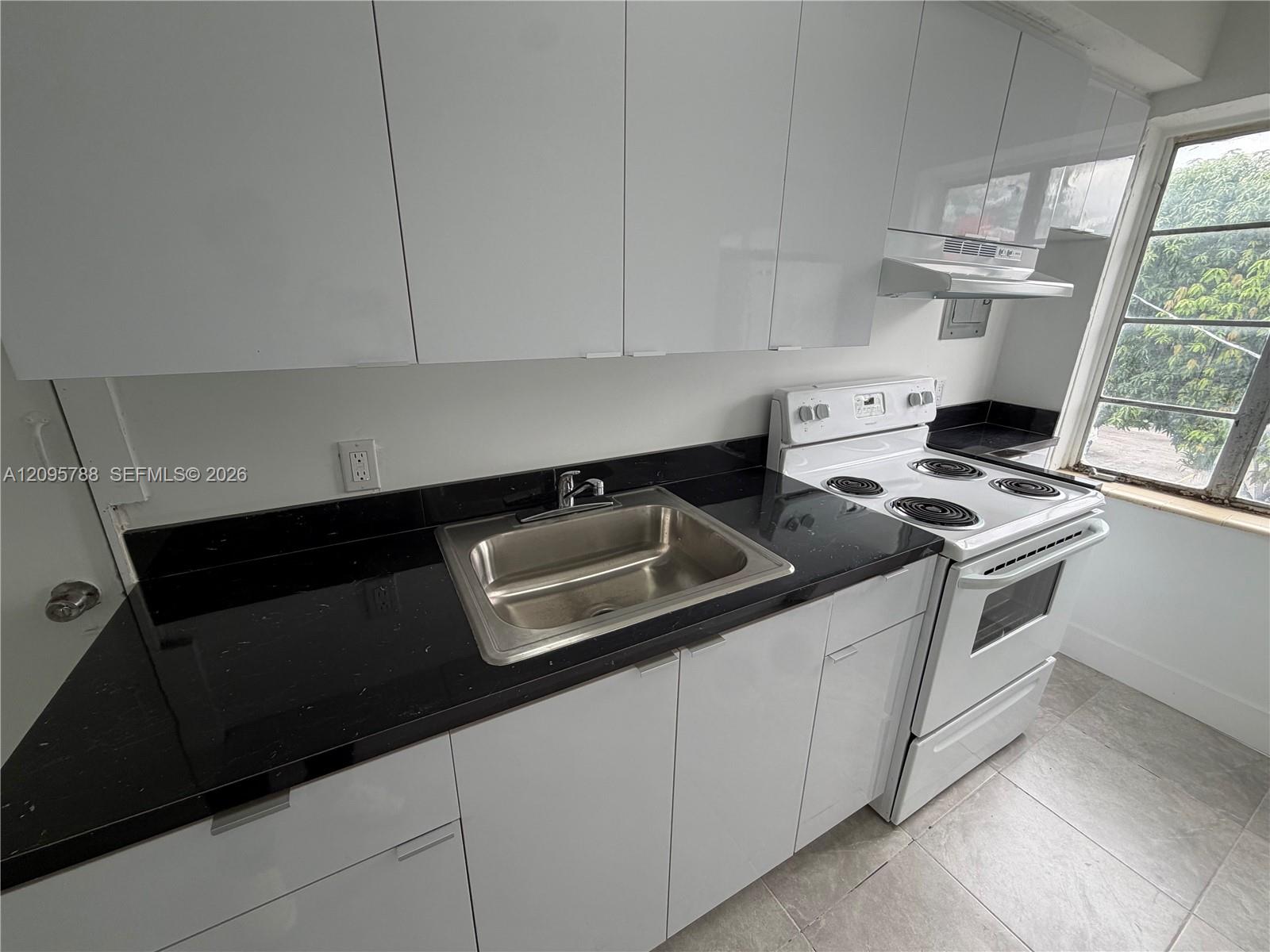 558 Southwest 7th Street, Unit 8 Miami, FL 33130 - Photo 4 of 7 Gallery Image 4