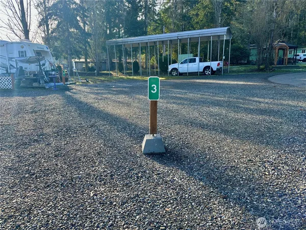 $750 | 27051 Highway 101, Unit 3, Hoodsport, WA 98548