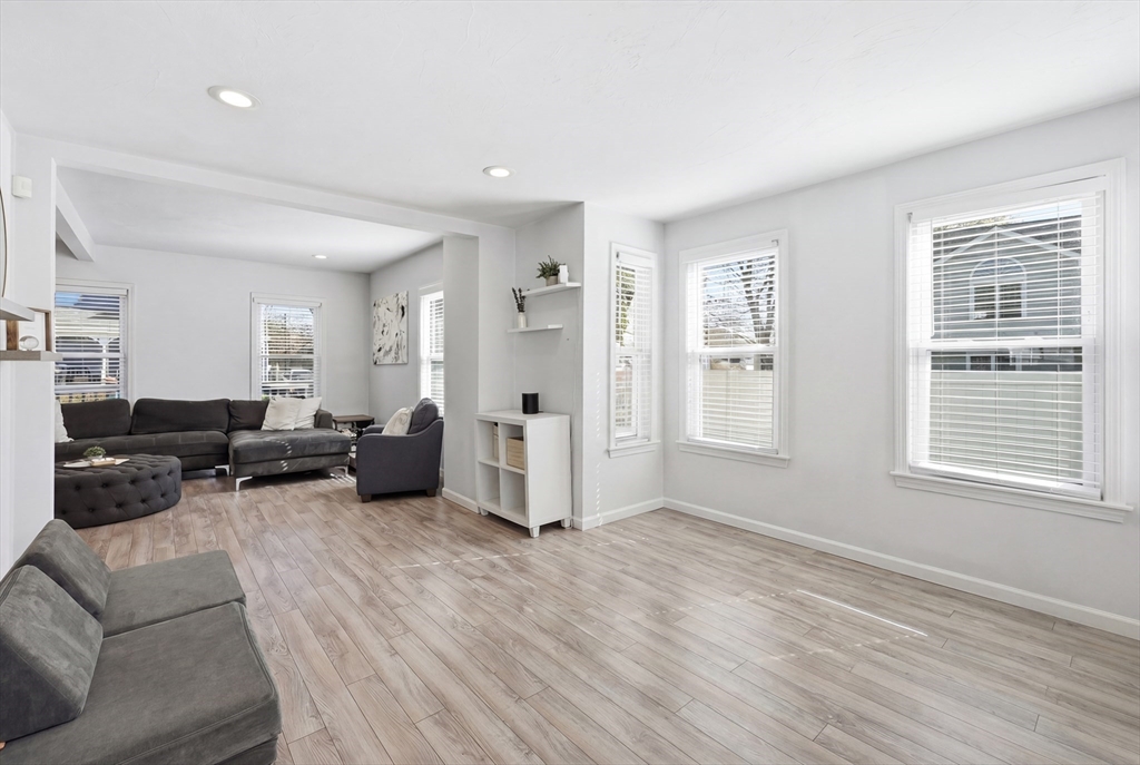 31 Green Street Hudson, MA 01749 - Photo 12 of 41