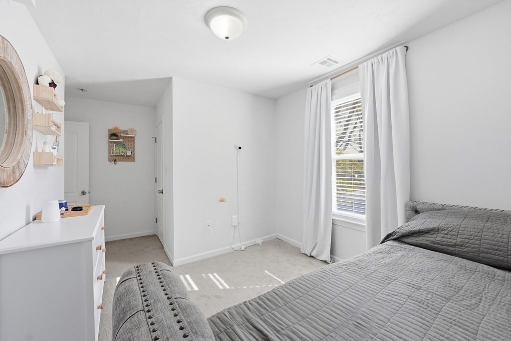 31 Green Street Hudson, MA 01749 - Photo 23 of 41