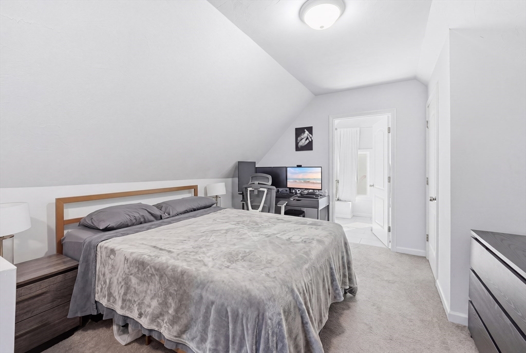 31 Green Street Hudson, MA 01749 - Photo 26 of 41