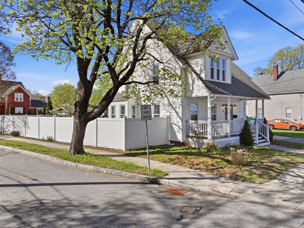 31 Green Street Hudson, MA 01749 - Photo 4 of 41