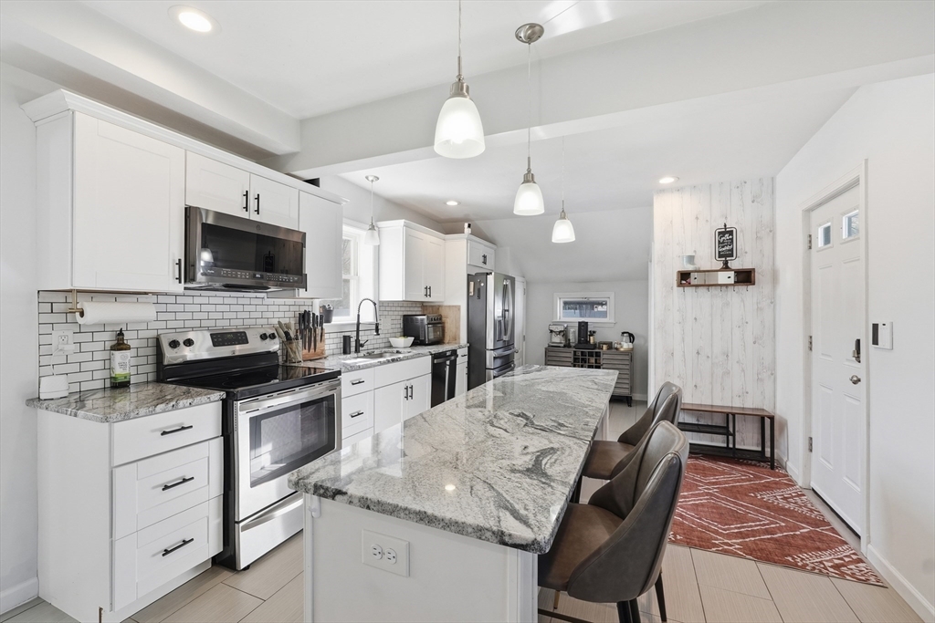 31 Green Street Hudson, MA 01749 - Photo 7 of 41