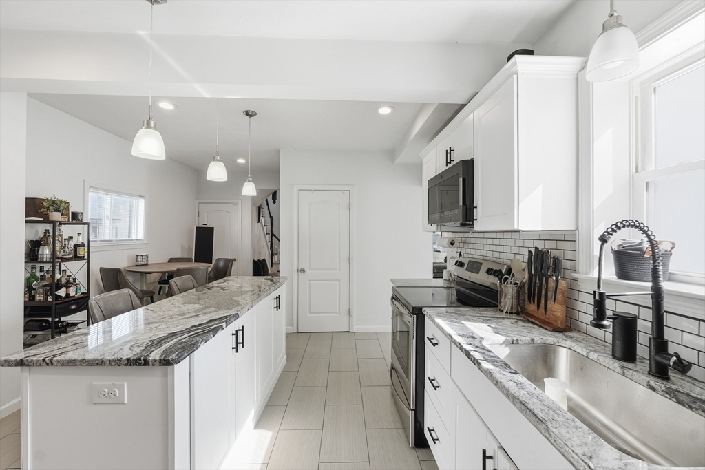 31 Green Street Hudson, MA 01749 - Photo 9 of 41