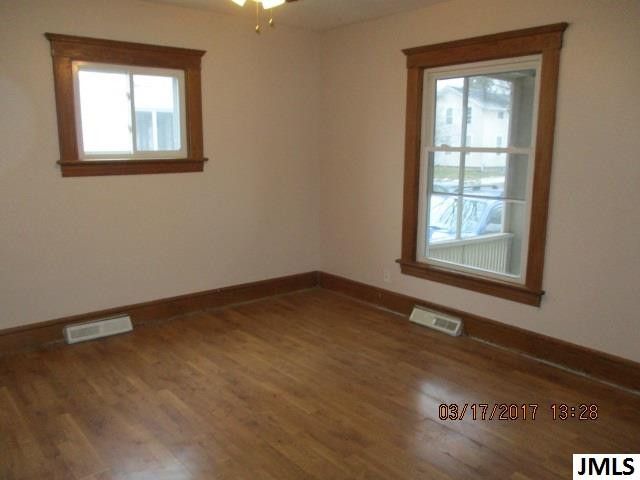 730 Fifth Street Jackson, MI 49203 - Photo 4 of 8 Photo 4