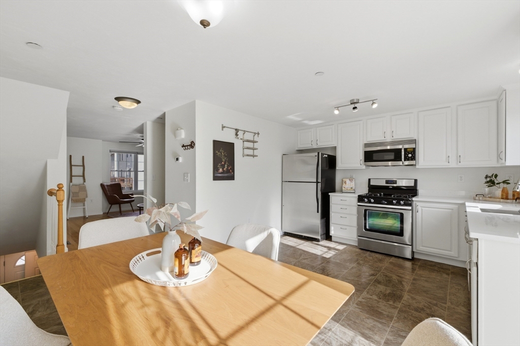 41 Boston Road, Unit 111 Billerica, MA 01862 - Photo 10 of 42