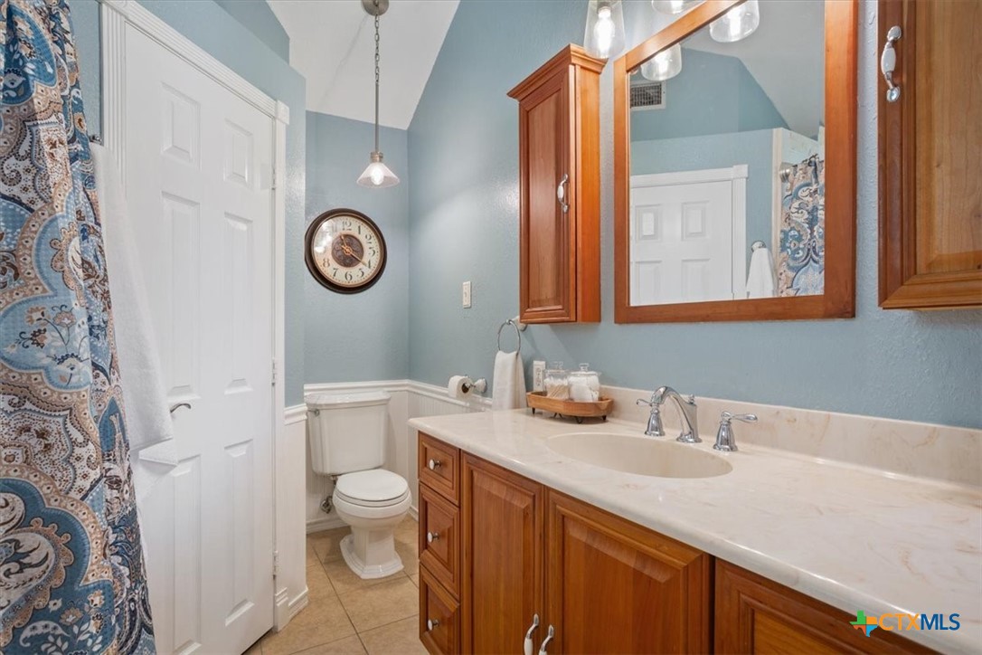 5943 Gavin Ridge Road Belton, TX 76513 - Photo 16 of 28 Primary bathroom.