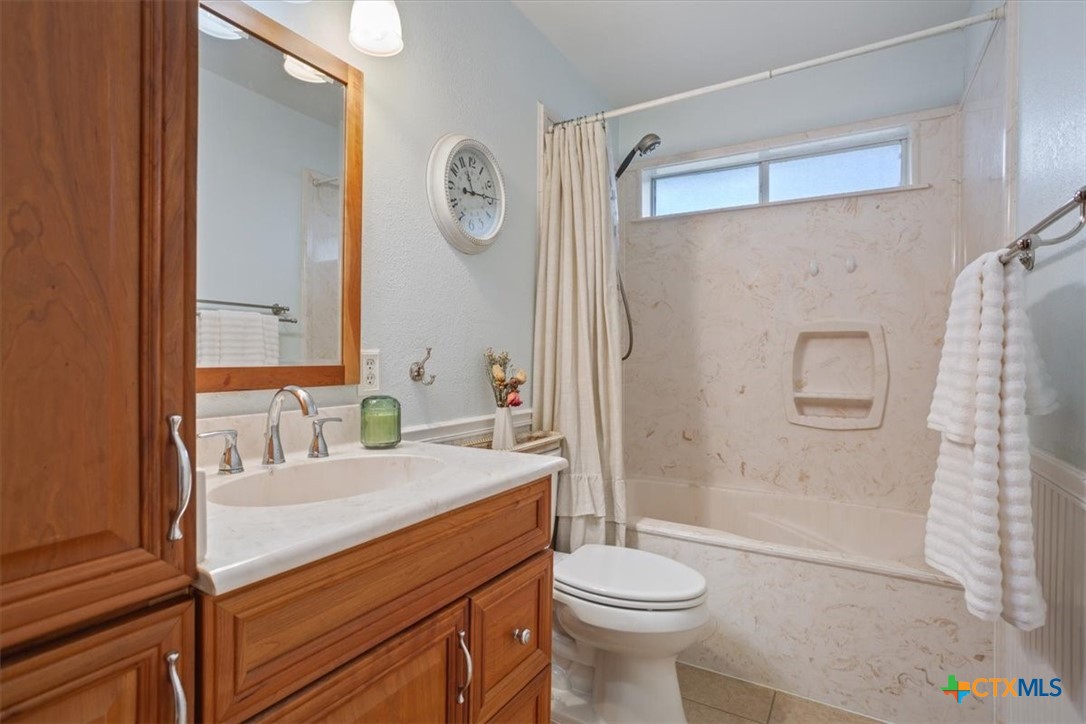 5943 Gavin Ridge Road Belton, TX 76513 - Photo 21 of 28 Secondary bathroom.