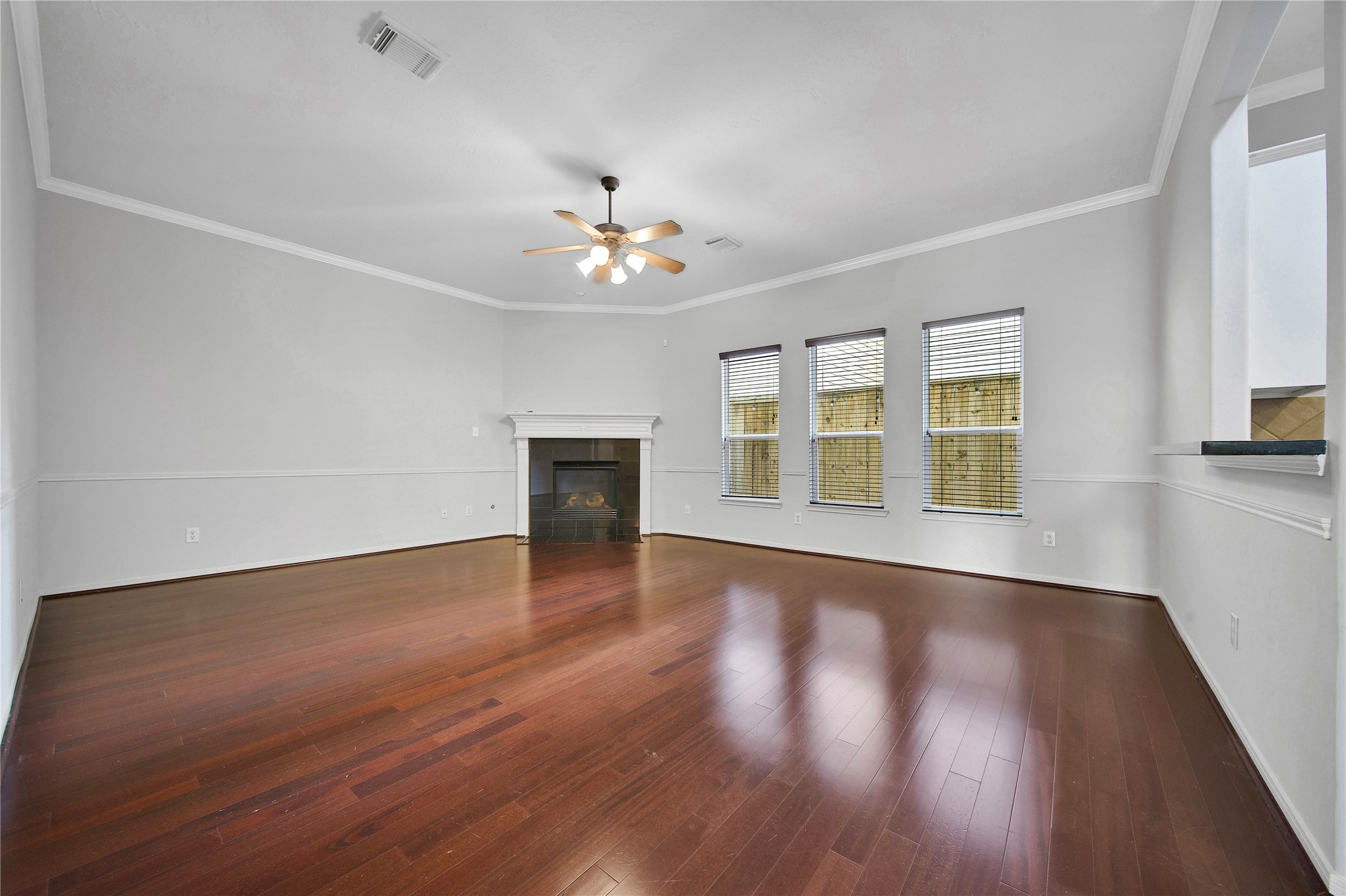 2618 Shady Acres Court Houston, TX 77008 - Photo 12 of 40