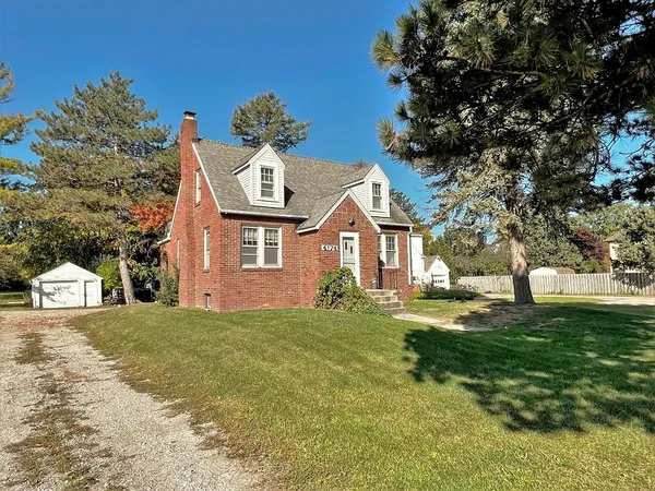 $975 | 4174 North Euclid Avenue, Bay City, MI 48706