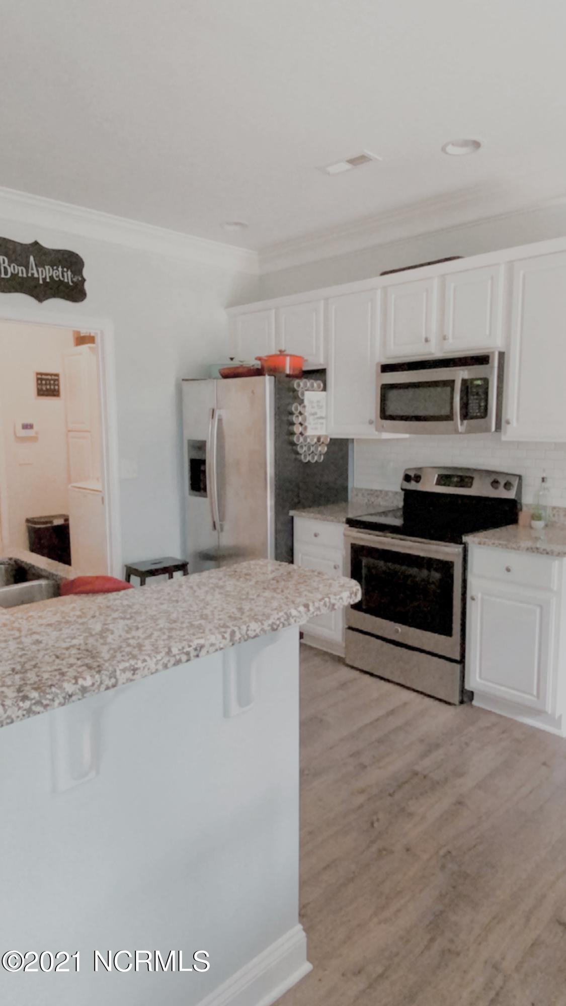210 Bungalow Road Holly Ridge, NC 28445 - Photo 9 of 30 Kitchen Image 2