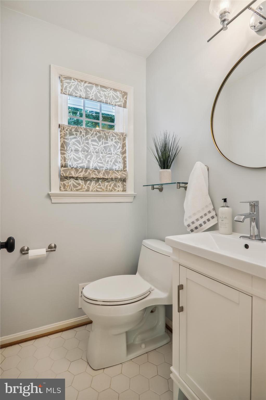 7919 Greentree Road Bethesda, MD 20817 - Photo 38 of 110 Powder Room