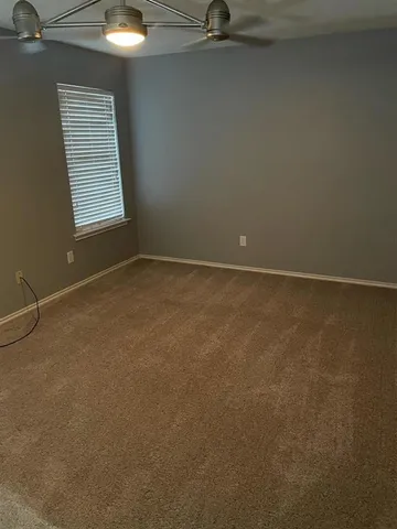 $1,950 | 307 Quail Crossing Drive, Sanger, TX 76266