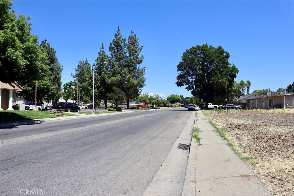 3454 G Street Merced, CA 95340 - Photo 13 of 16 a view of road with a yard