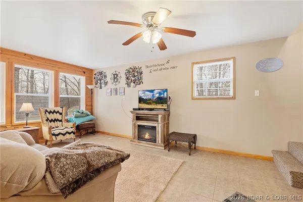 $275,000 | 31048 Broken Circle Road, Stover, MO 65078