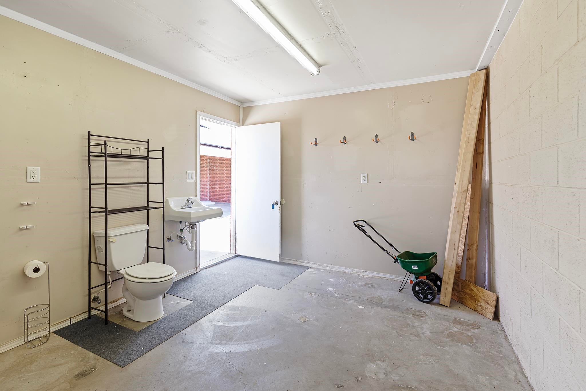 304 Bosque Alamogordo, NM 88310 - Photo 42 of 45 Gallery Image 42