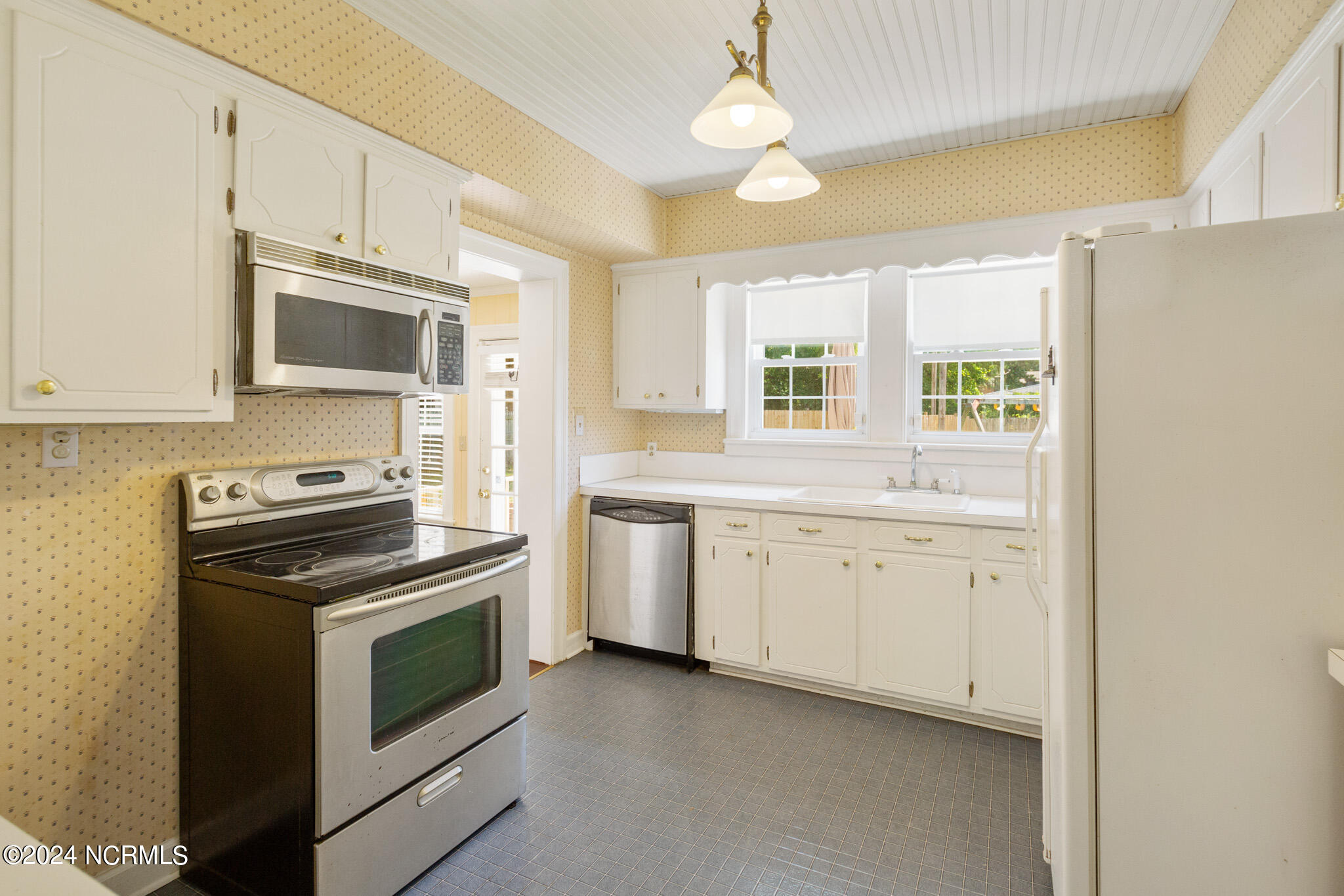 805 W Road Kinston, NC 28501 - Photo 18 of 41 int (10)