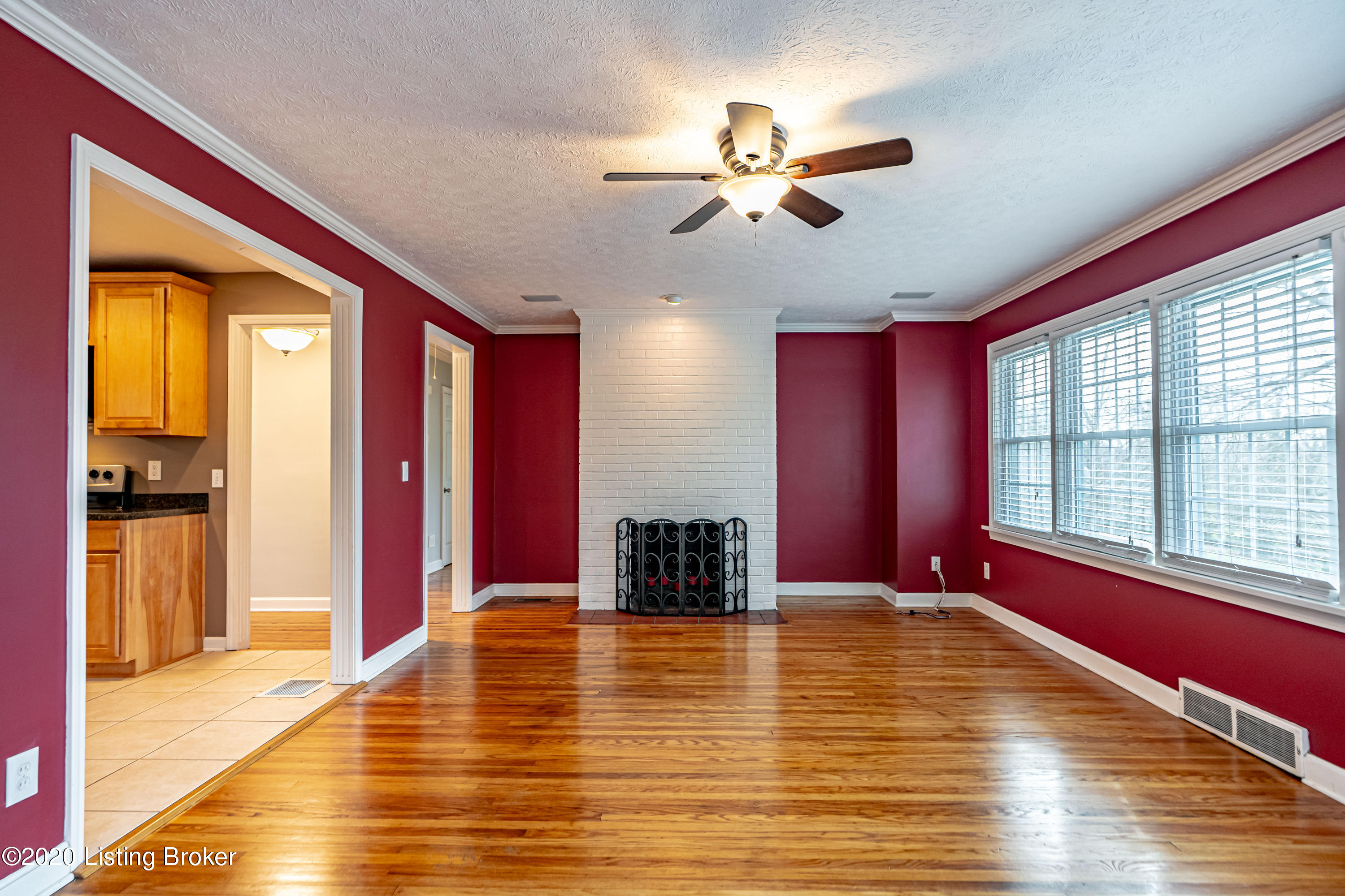 3214 Maple Road Louisville, KY 40299 - Photo 5 of 26 DSC07275