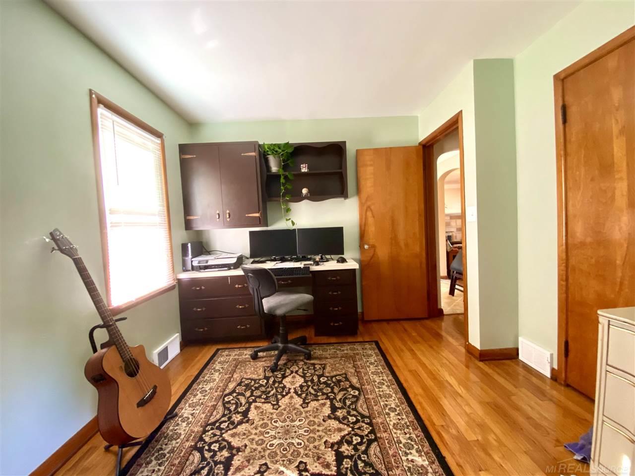 8210 Clinton River Road Sterling Heights, MI 48314 - Photo 10 of 33