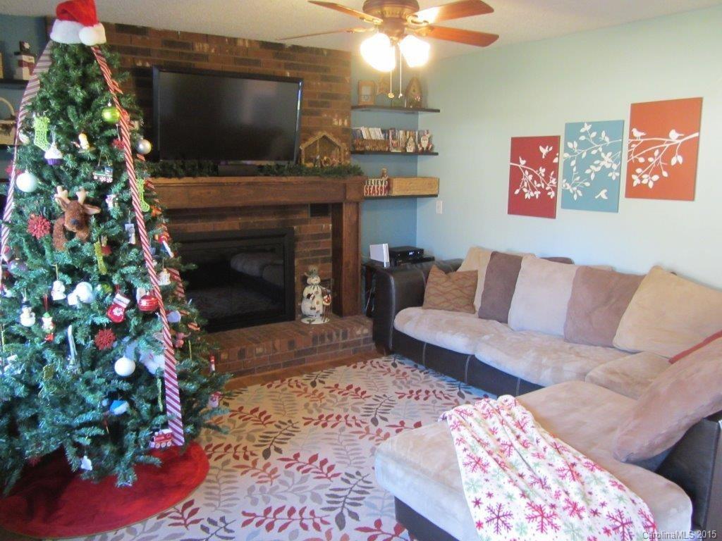 5659 Valley Field Road Southeast Hickory, NC 28602 - Photo 4 of 24 Gallery Image 4