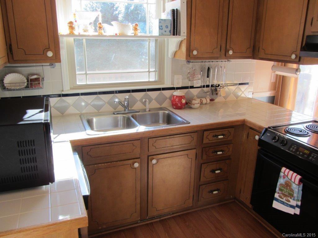 5659 Valley Field Road Southeast Hickory, NC 28602 - Photo 8 of 24 Gallery Image 8